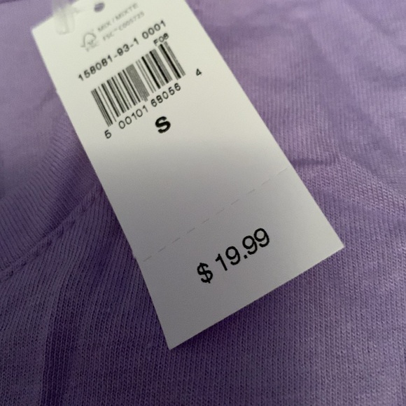 GAP ladies t shirt, NWT, size small - Picture 3 of 3